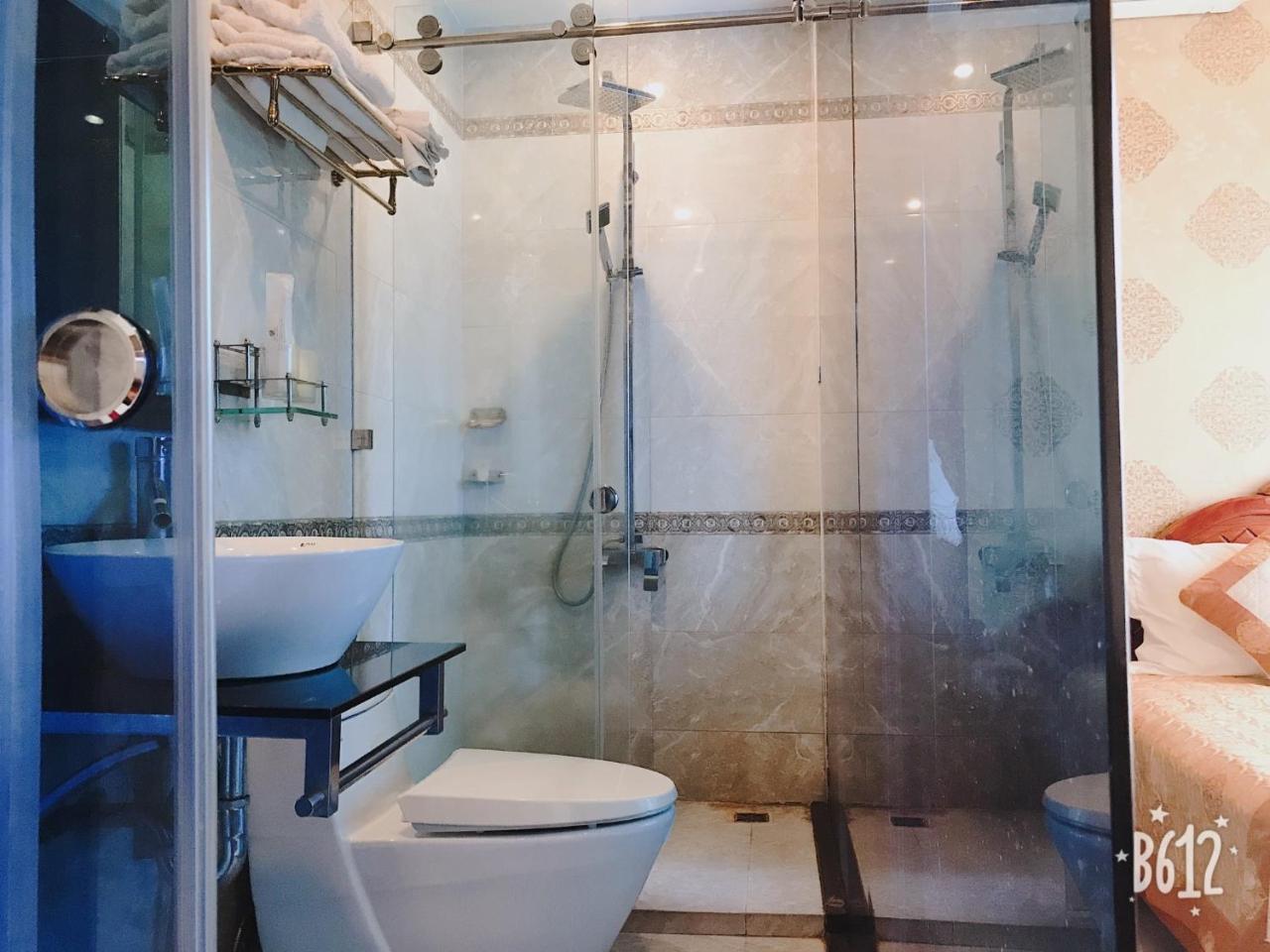 Sen Vang Hotel Ho Chi Minh City Exterior photo